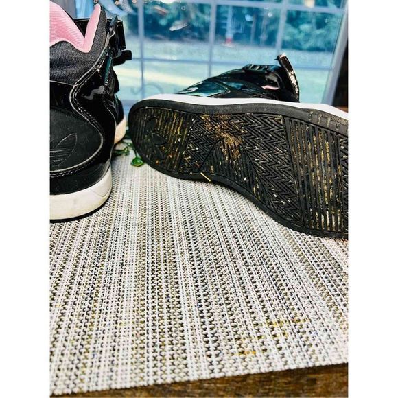 š©µSOLD𩵠ADIDAS World FamousĀ Womens Sizeā8.5 Black & Pink High Tops - Picture 5 of 9